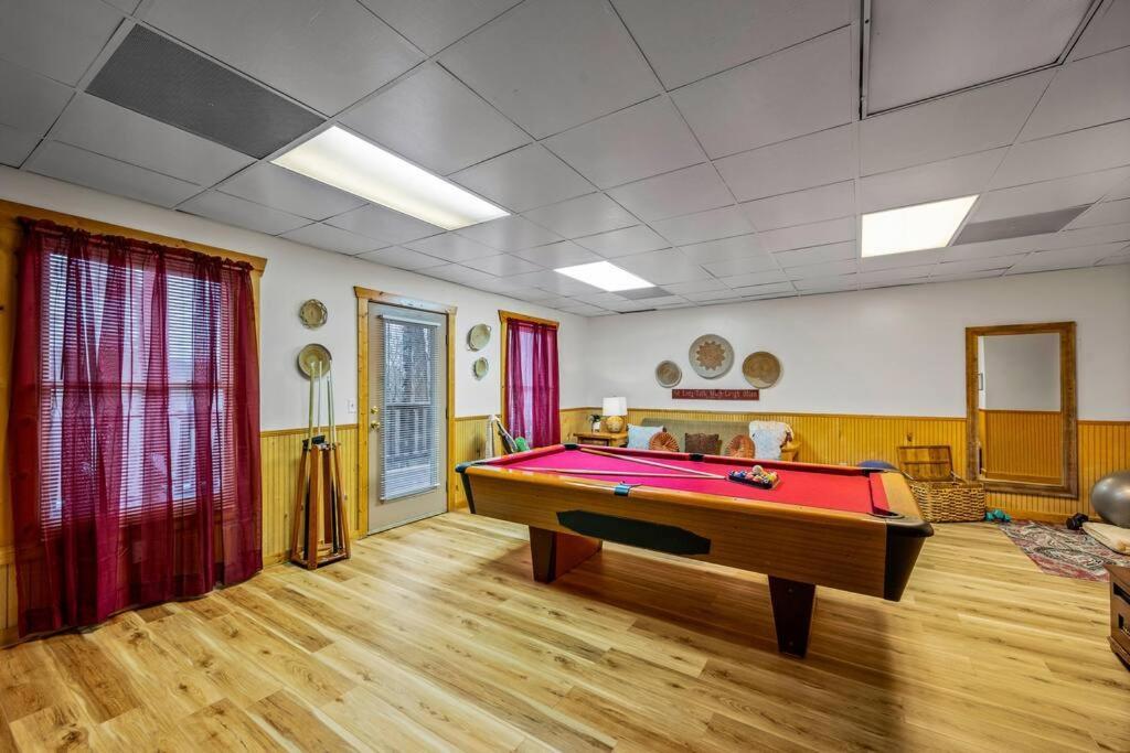 Log Cabin, Hot Tub, Fireplace, Pool Table & Views! Sevierville Exterior foto