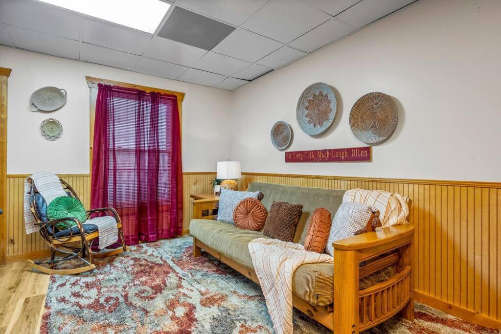 Log Cabin, Hot Tub, Fireplace, Pool Table & Views! Sevierville Exterior foto